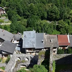 Maison Sous Les Remparts , Freterive France